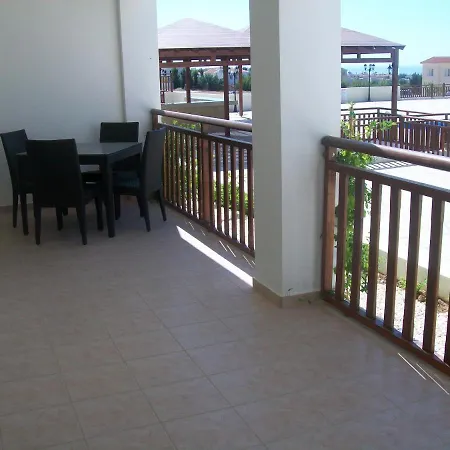 C5 Vanessa Poolside 페이야