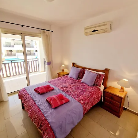 C5 Vanessa Poolside Daire Peyia