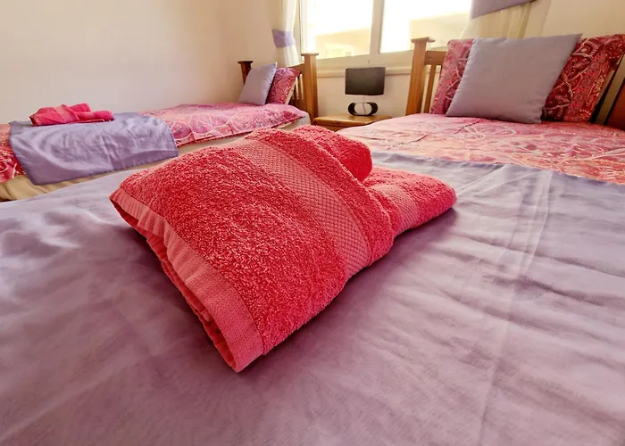 C5 Vanessa Poolside Peyia